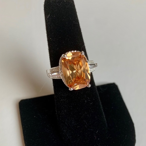 Beautiful Topaz 925 Sterling Ring - Picture 4 of 5